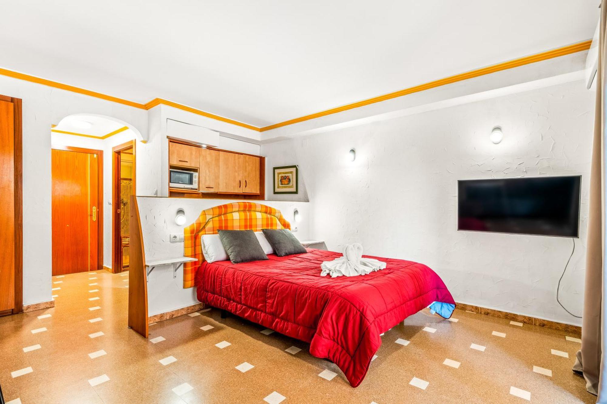Unique Hotel Apartment 1-2 Торевьиа Экстерьер фото